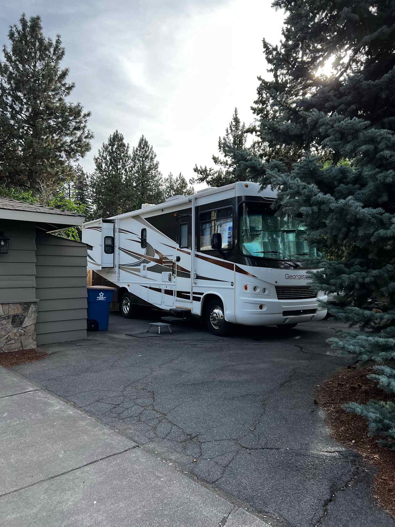 RV Parking Near Pilot Butte In Bend