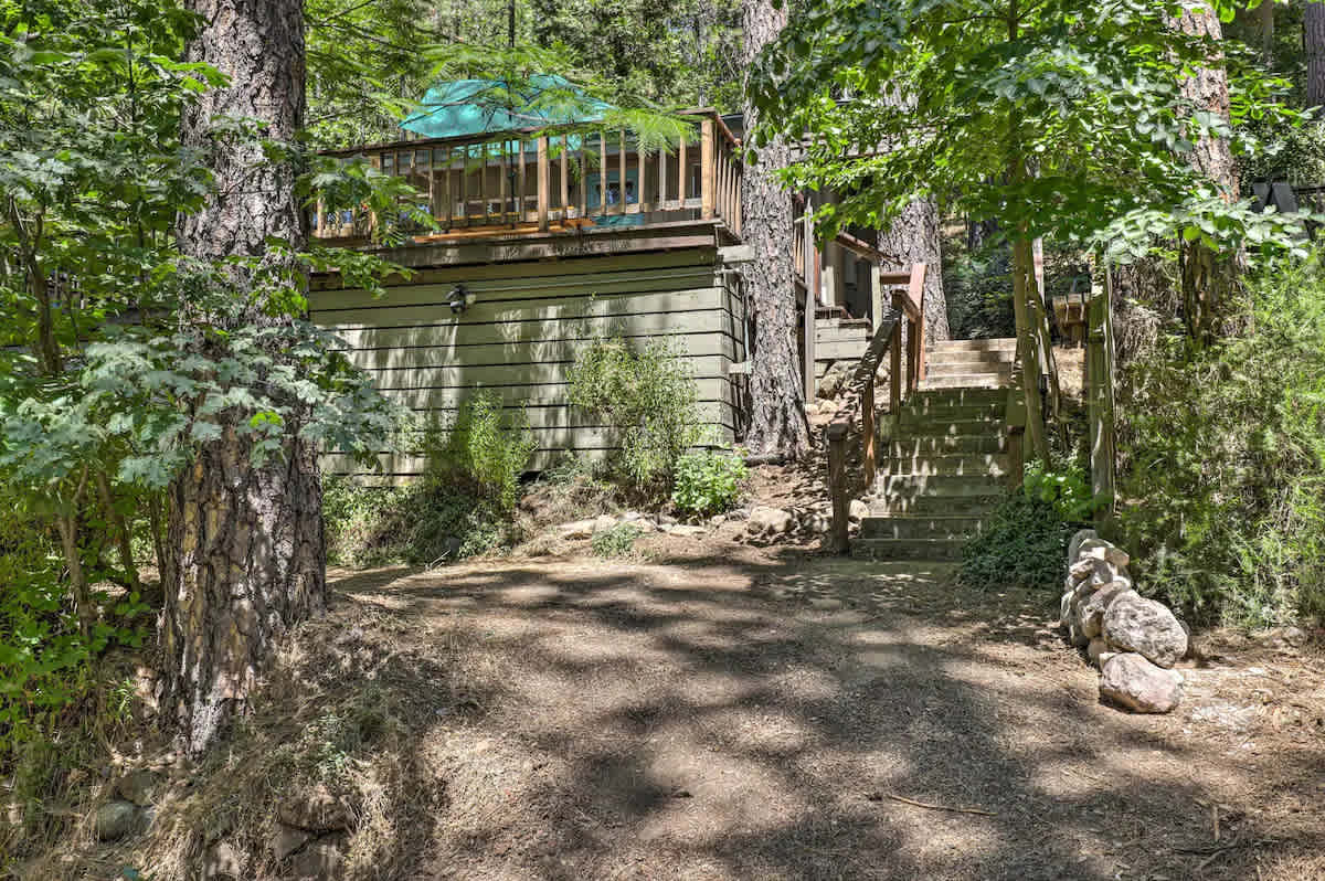 Cobb Mtn Retreat Cabin w/ Hot Tub