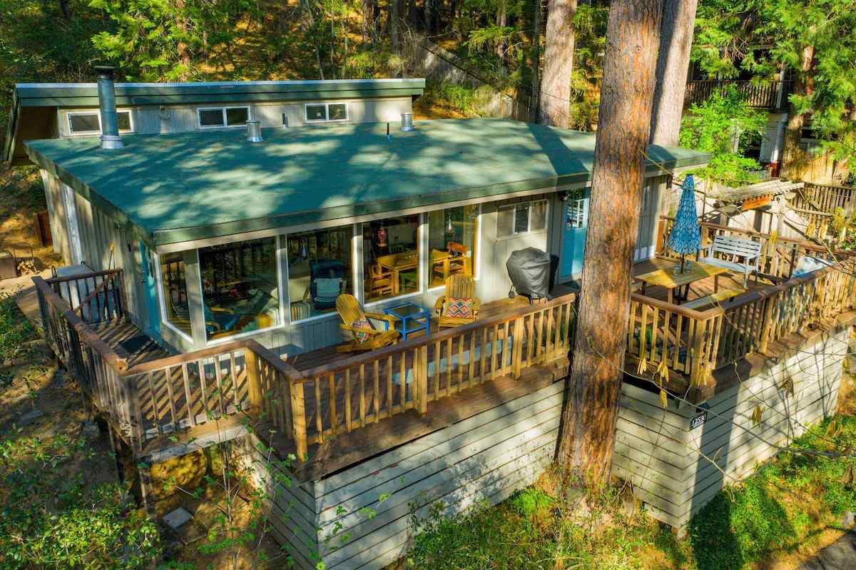 Cobb Mtn Retreat Cabin w/ Hot Tub