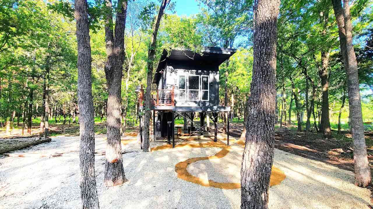 UpCountree Treehouse Cabins