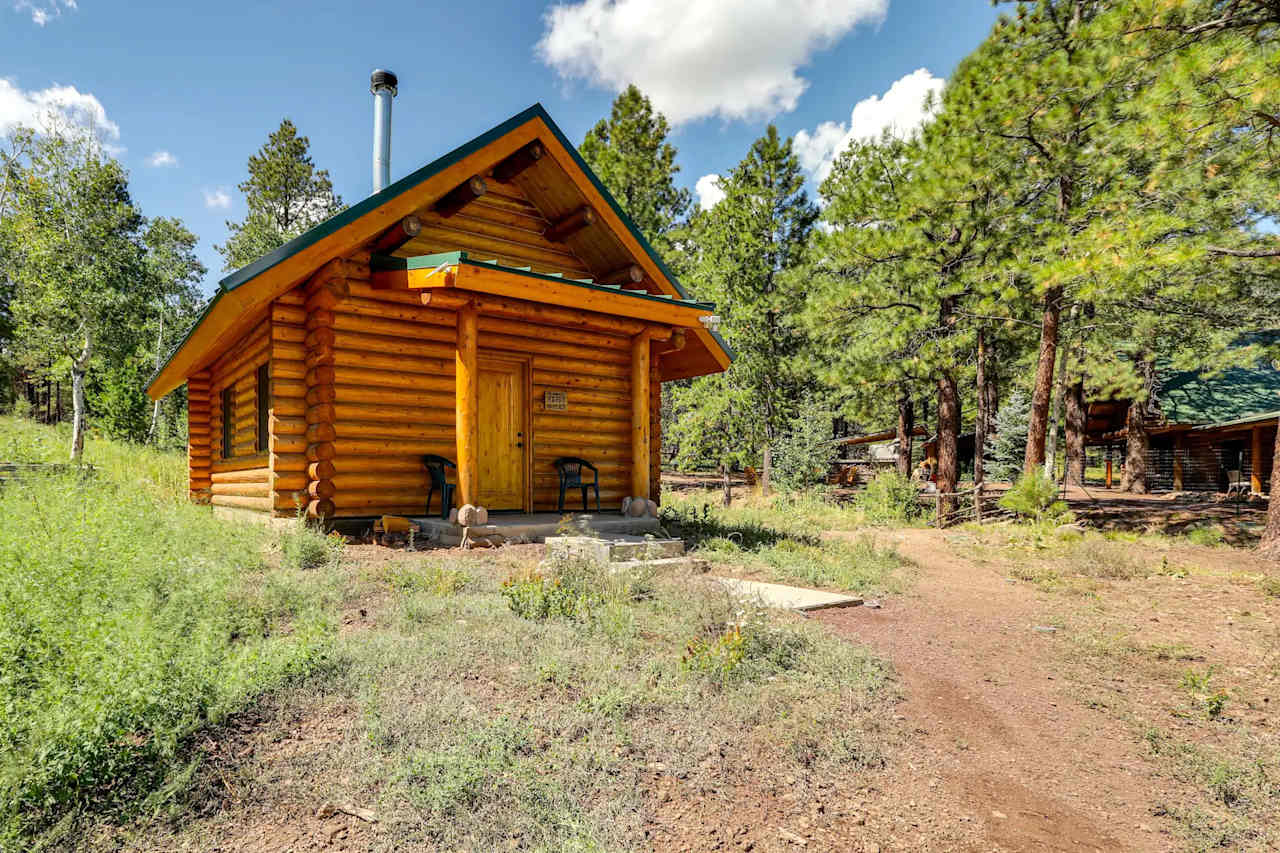 Crater Lake Mini Cabins 1 and 2