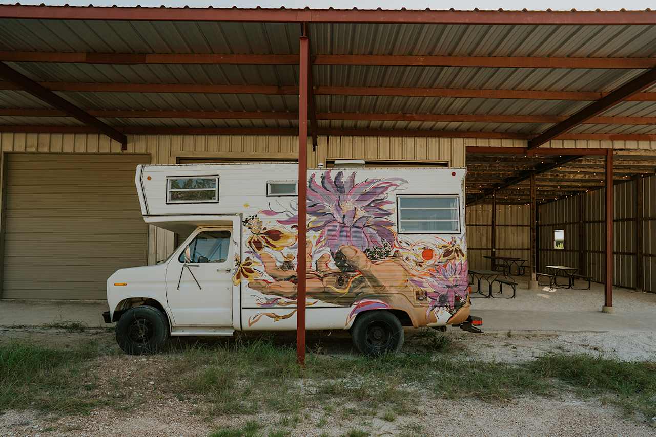 The Charmadillo: Glamping Resort