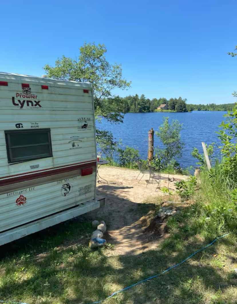 Cozy Camper At Pine Lake