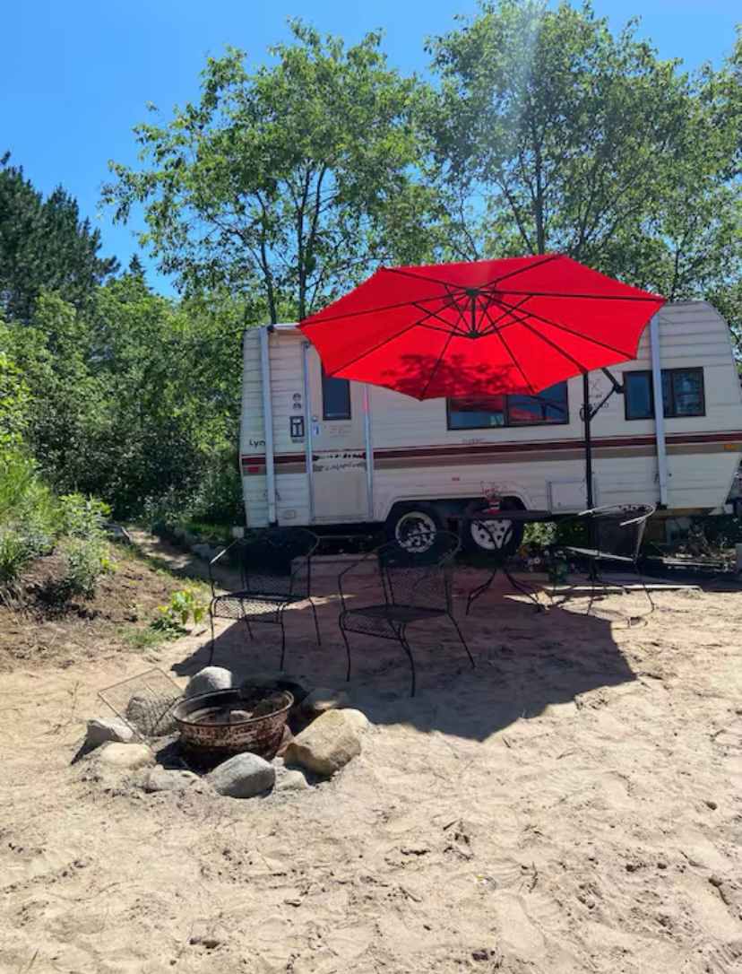 Cozy Camper At Pine Lake