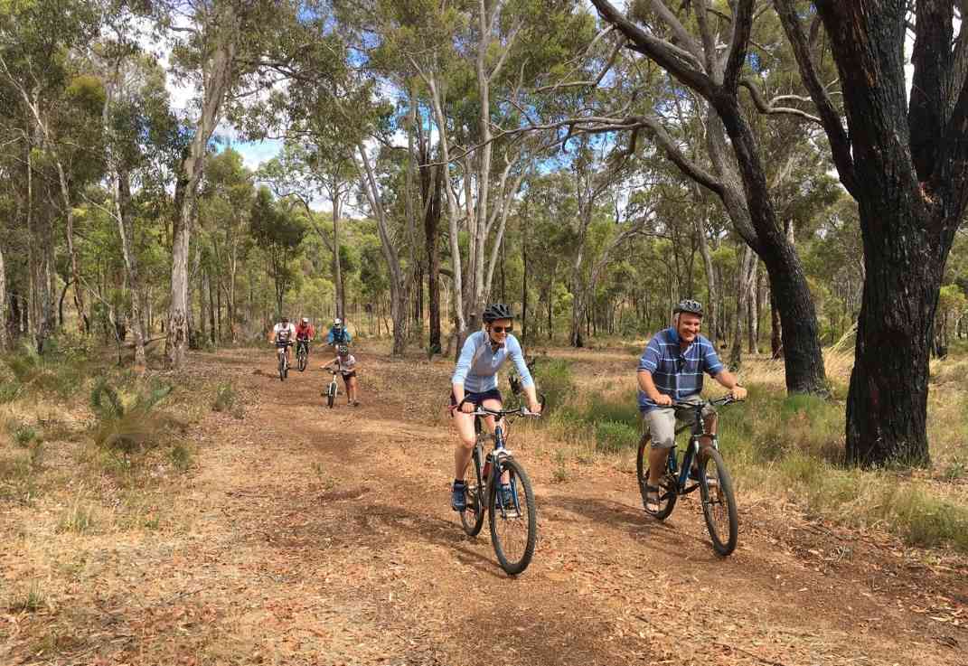 Nearby cycling and walking trails.
Visit the tourist information centre in town for a map! 