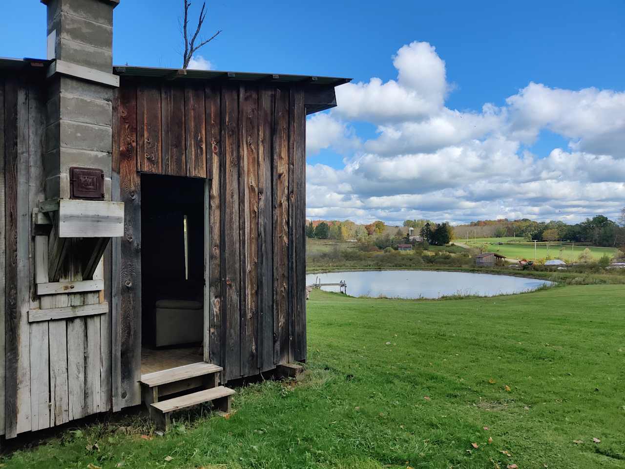 Rustic Cabin On The Pond