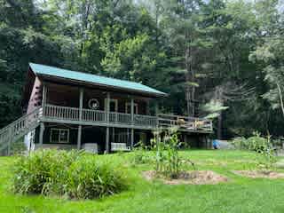 Cozy Country Retreat Cabin