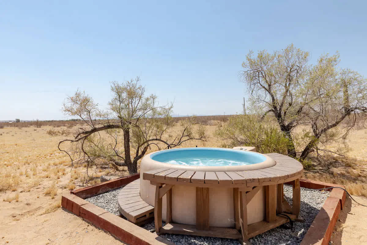 Hot tub (or can turn off heating and use as a cool dip) to enjoy under the stars
