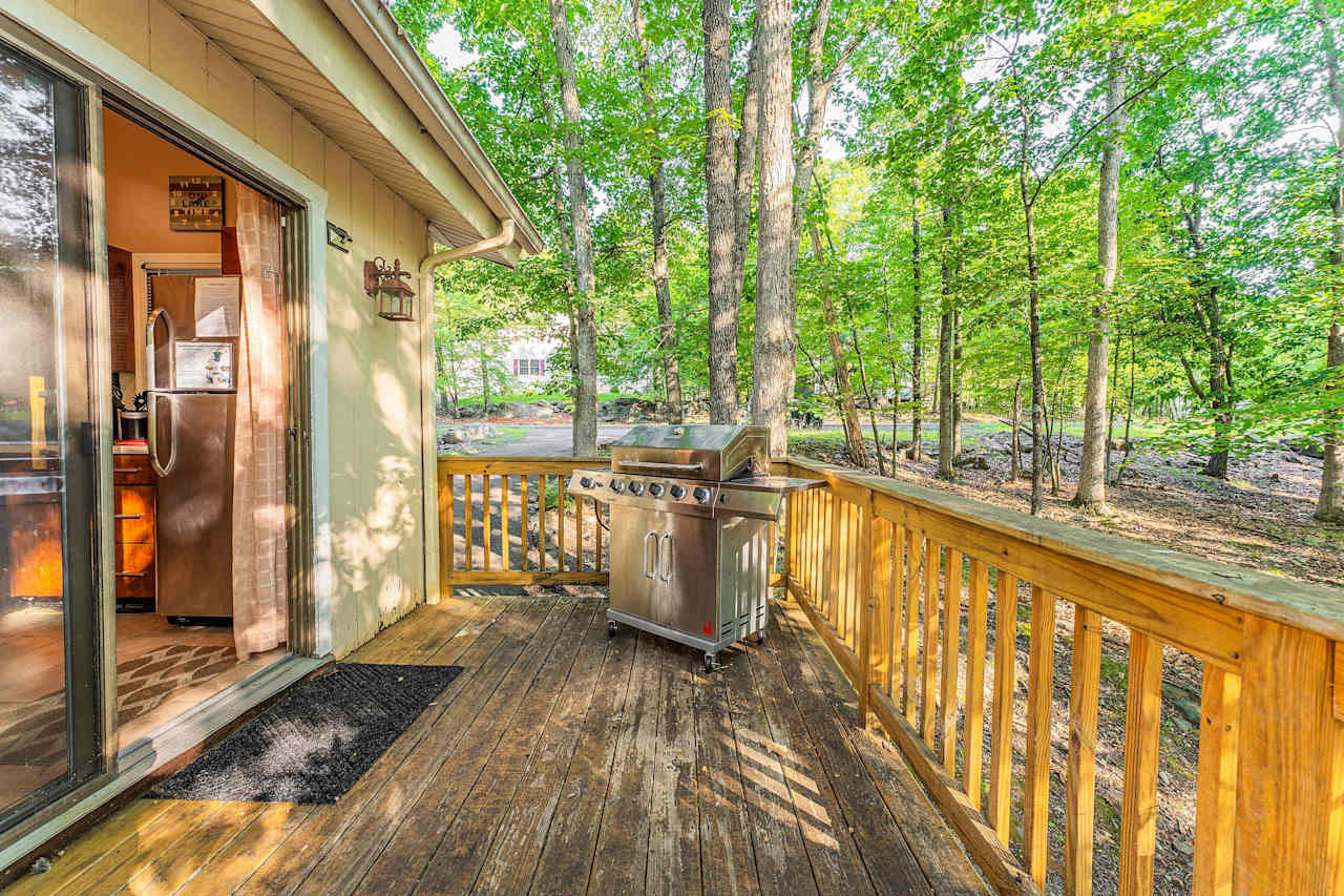 Peaceful Lakefront Stay, HotTub