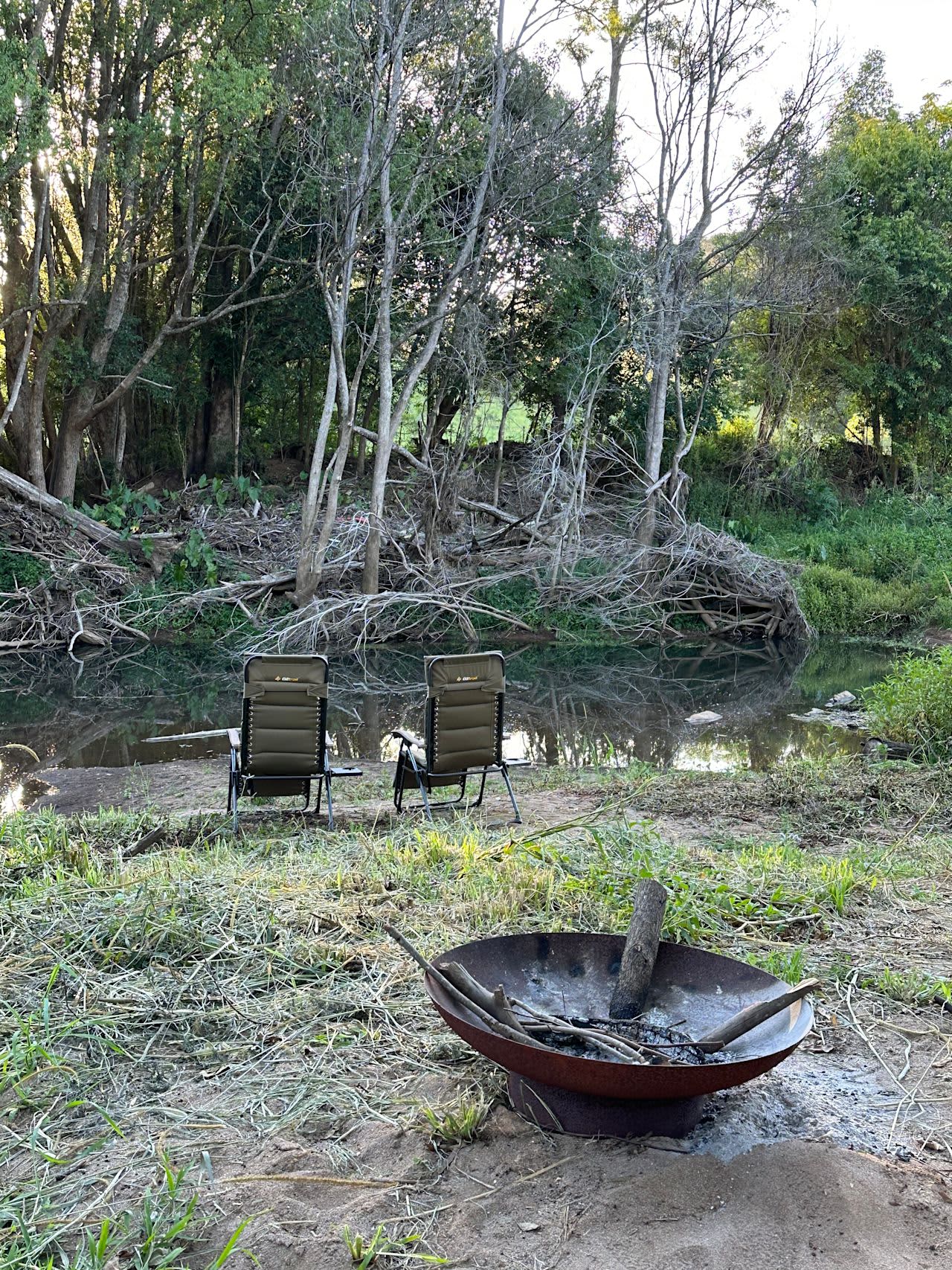 Lumeah By The Creek Near Waterfalls