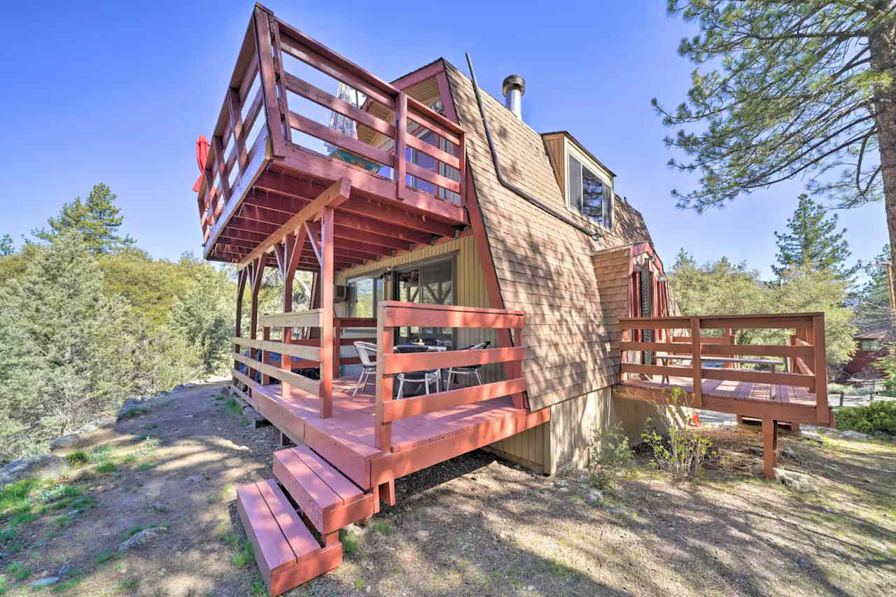 Cute Colorful Alpine Cabin w/HotTub