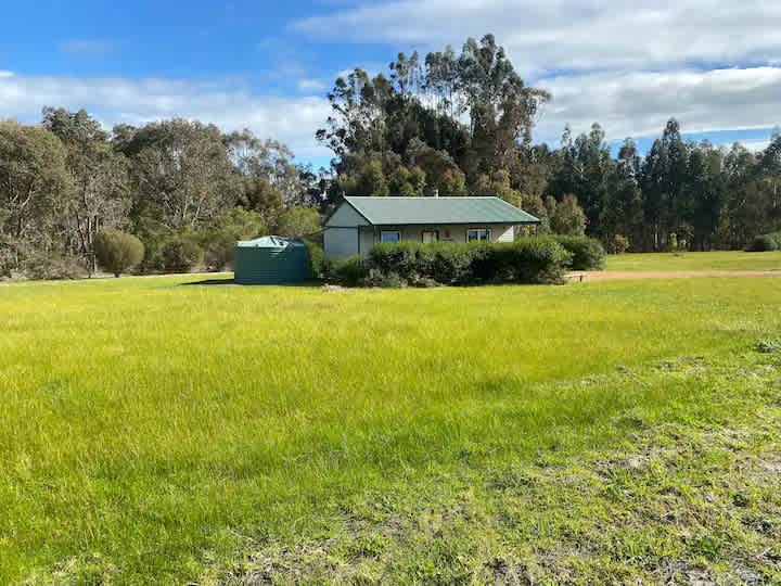 Manyat Peak Cottages