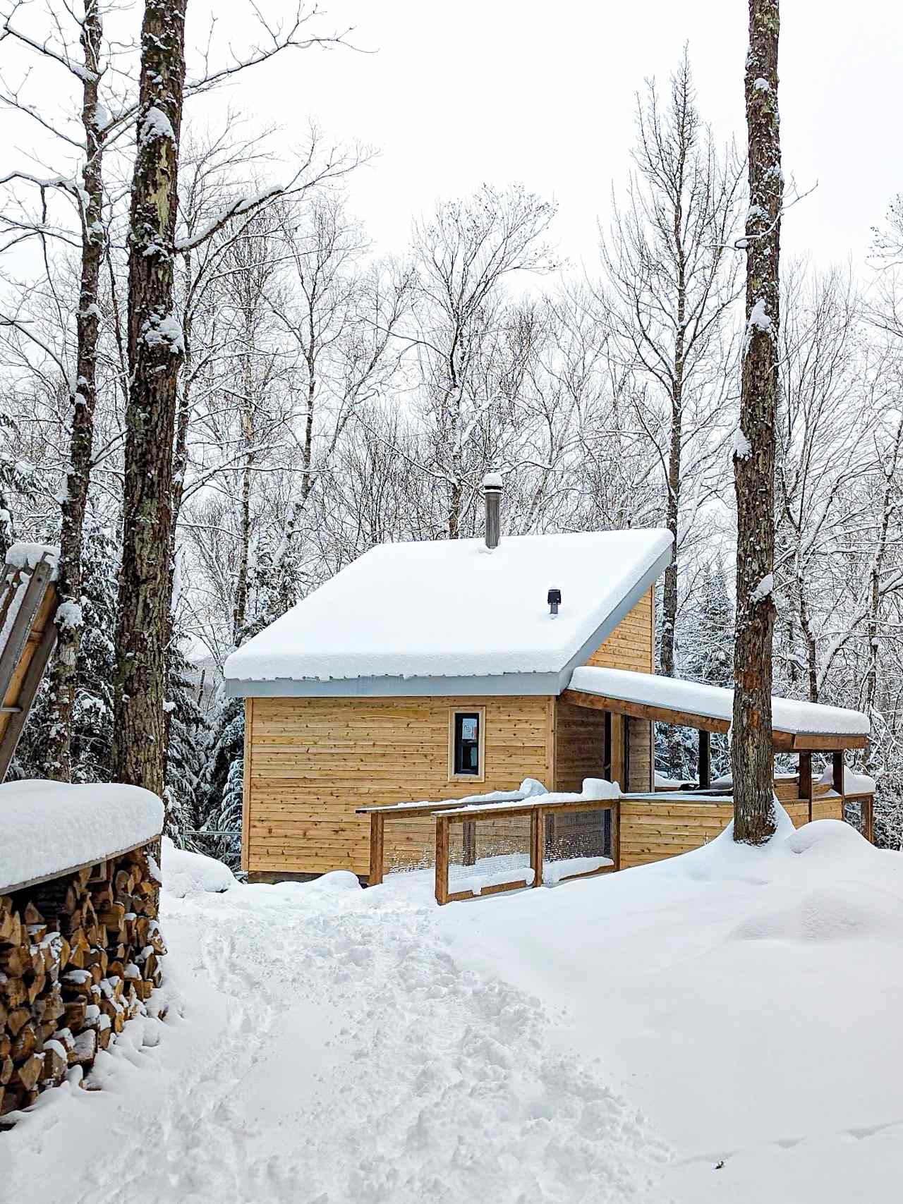 Our new addition- The Canopy Cabin @ Lievre Rouge
Please visit our website to book