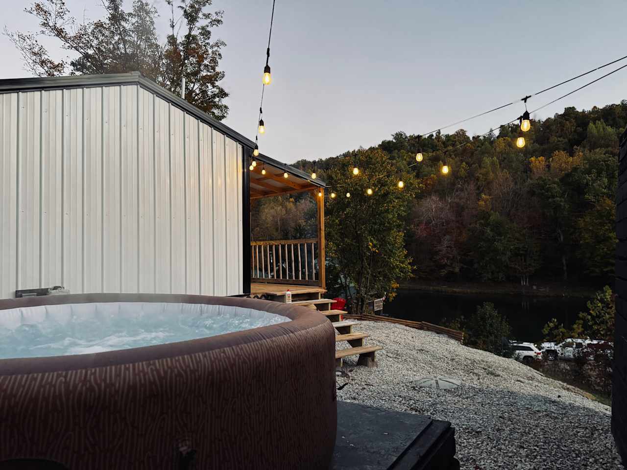 Cozy Cabin W/ Lake View & Hot Tub