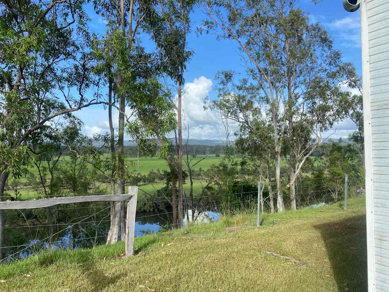 ‘The Hut’ on the Clarence (4WD)