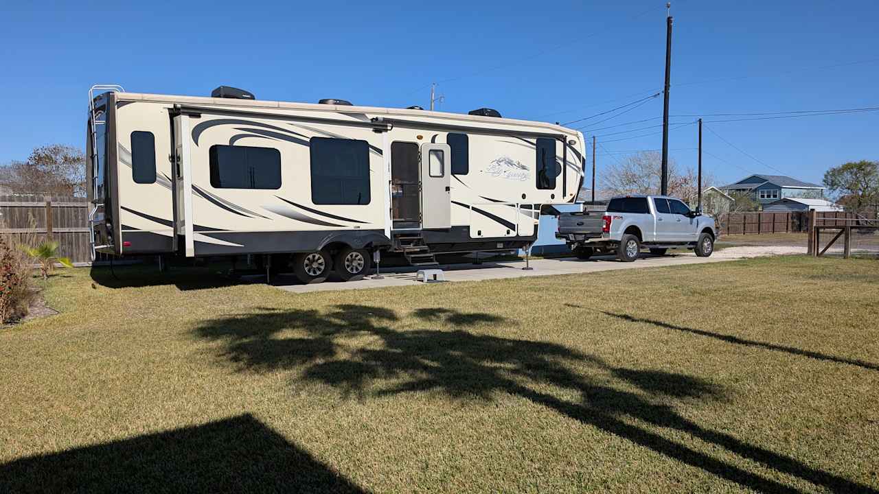 Fish & Chill-Waterfront RV site