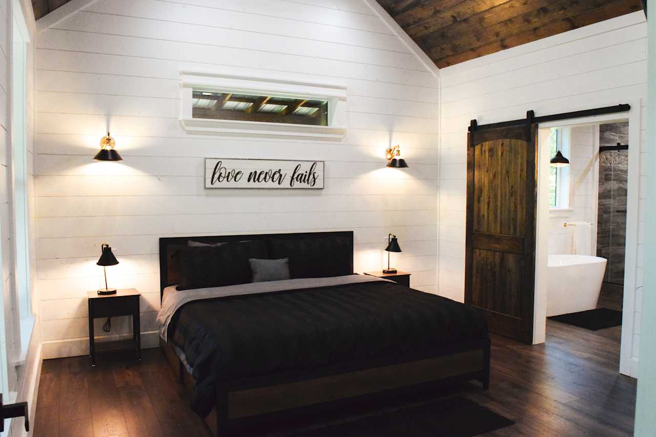 Cozy Creek Cabin