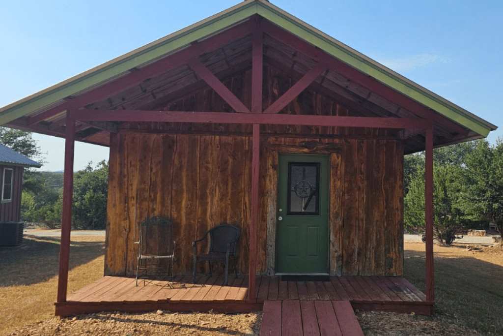 Antler Oaks Lodge And RV Resort