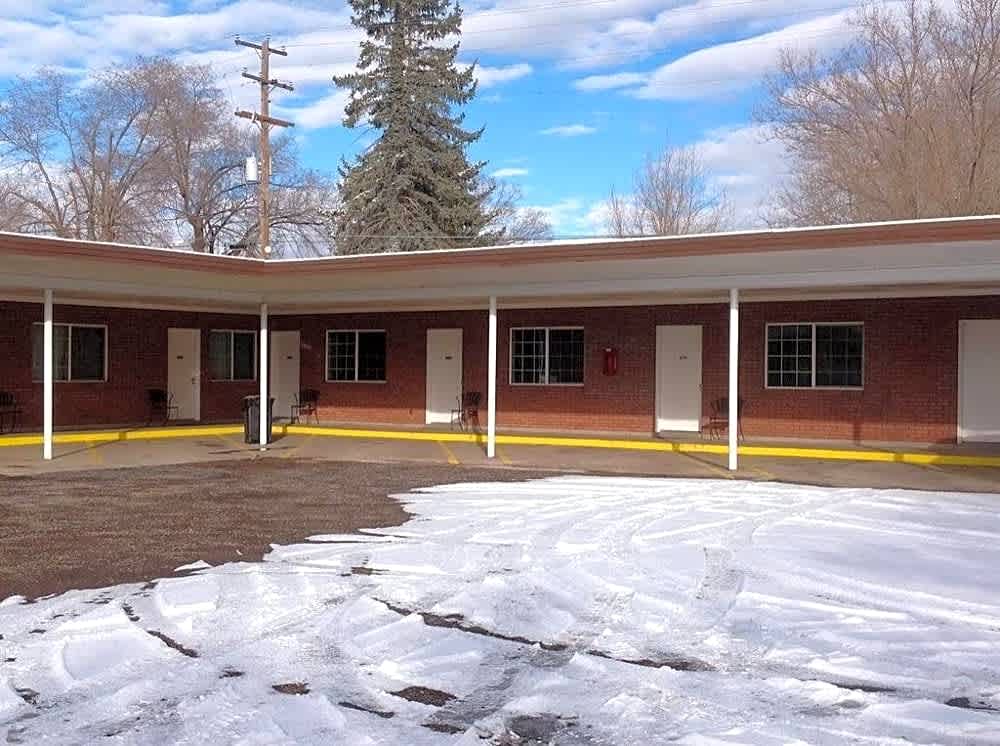 DeLano Motel RV Park
