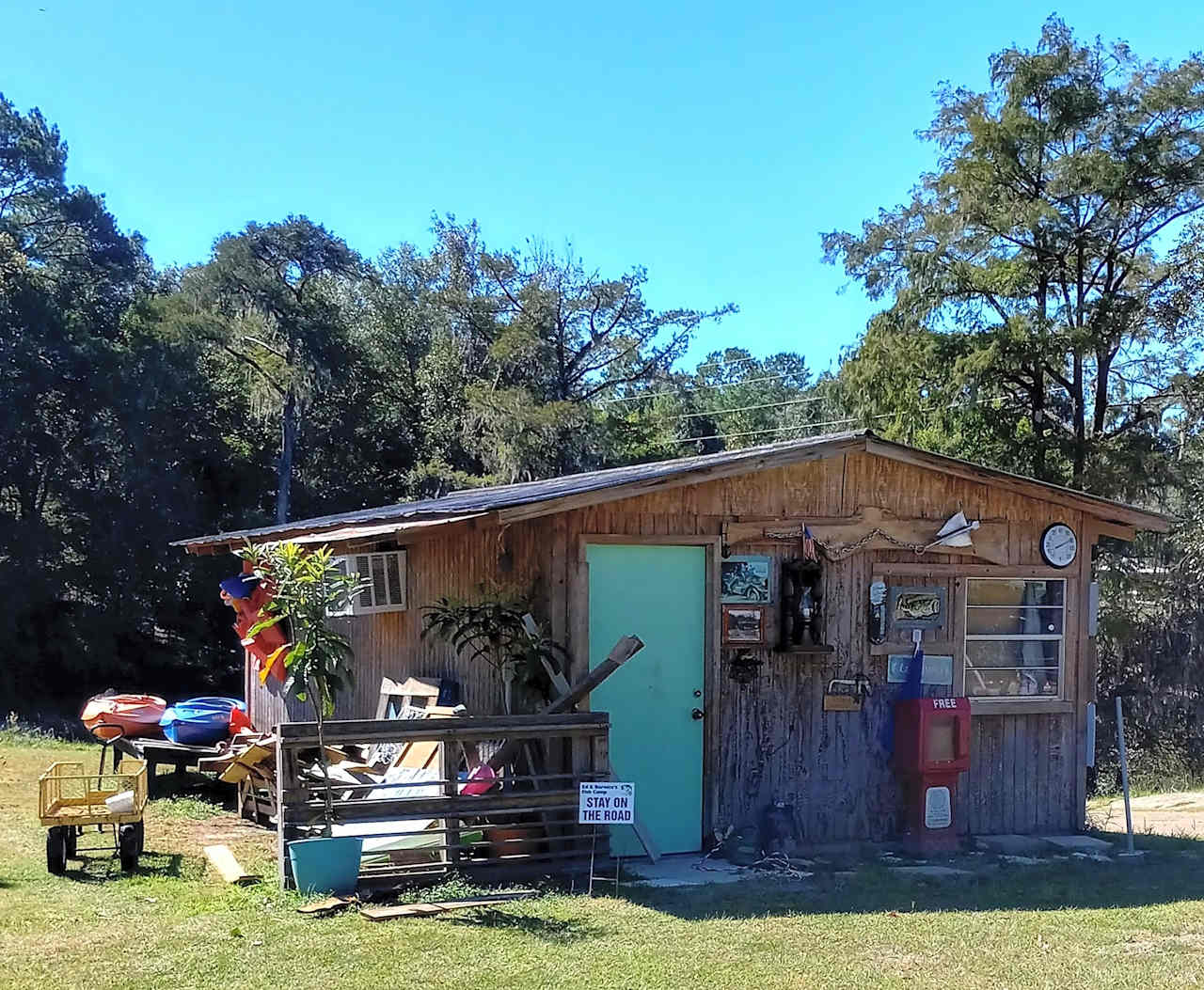 Ed & Bernice's Fish Camp