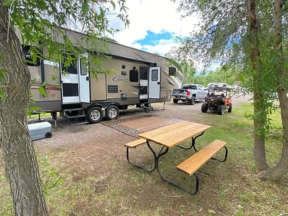 Riverbend RV Park & Cabins
