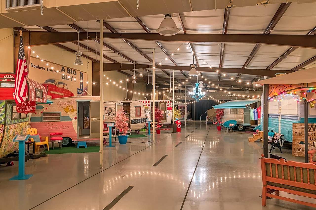 Lone Star Glamp Inn