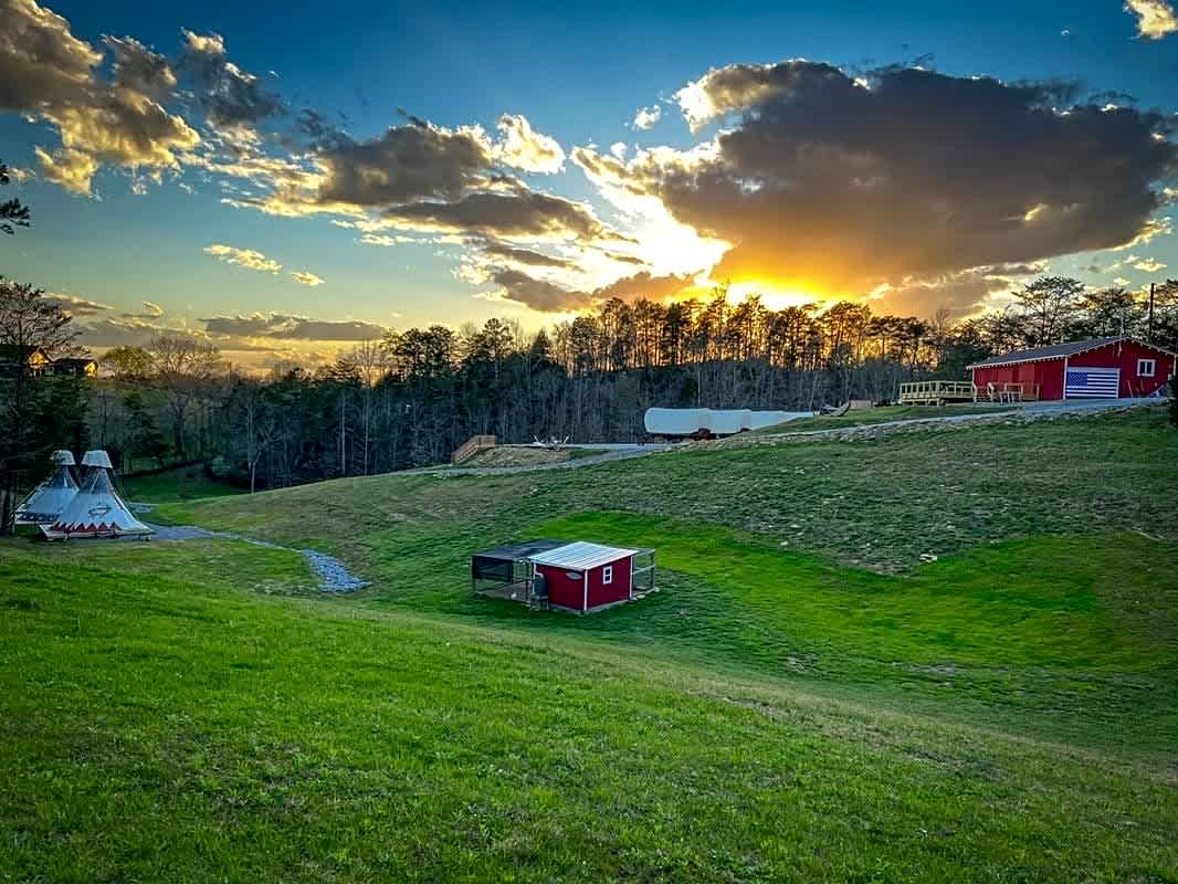 Smoky Hollow Outdoor Resort