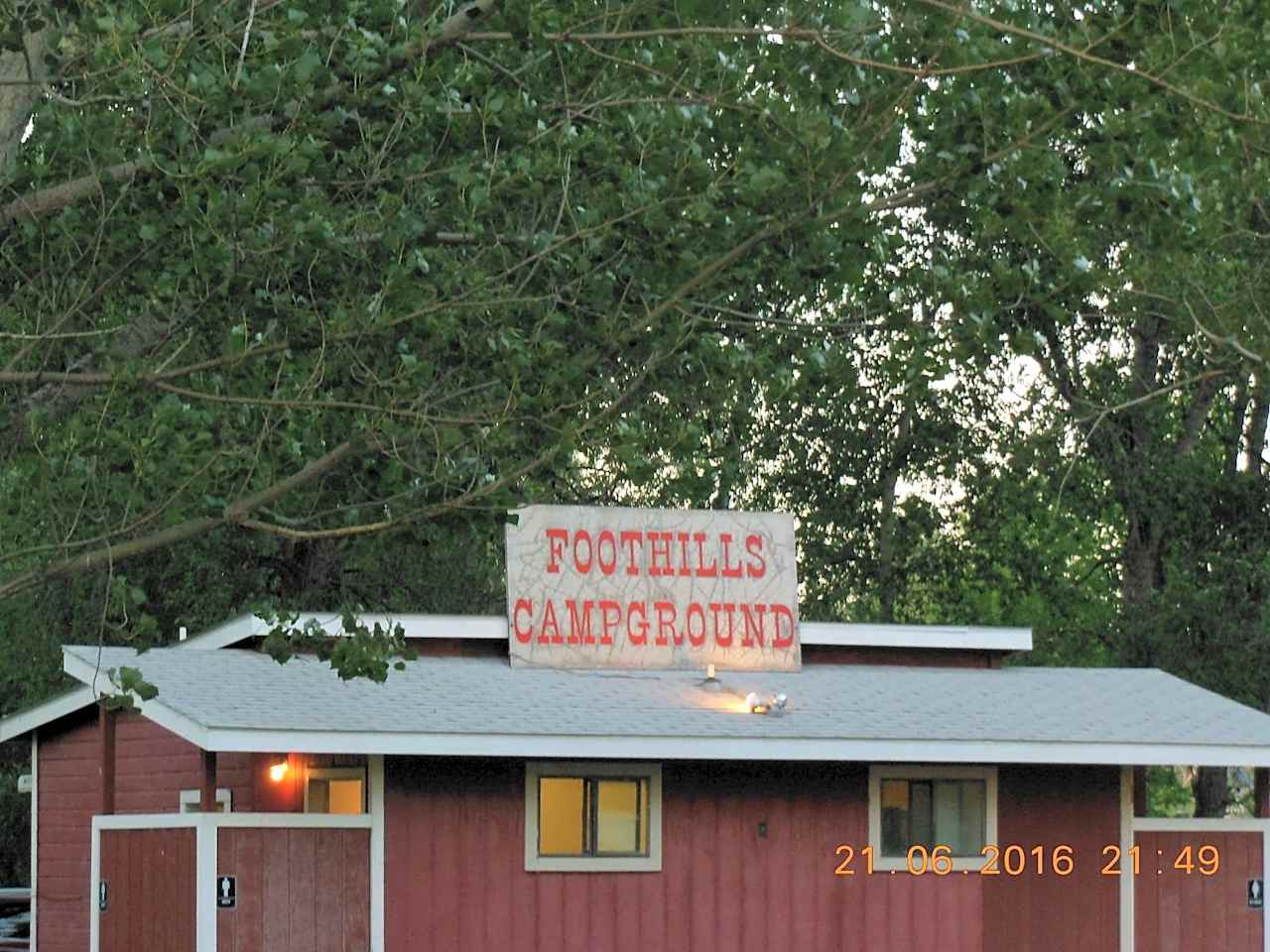 Foothills Motel and Campground