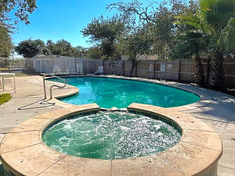 Ancient Oaks RV Park
