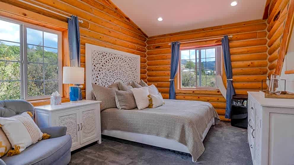 Mirror Lake Retreat