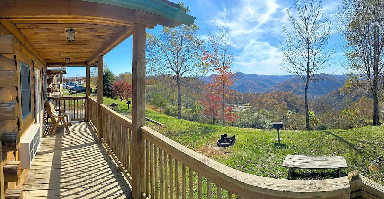 Twin Hollow Campground & Cabins
