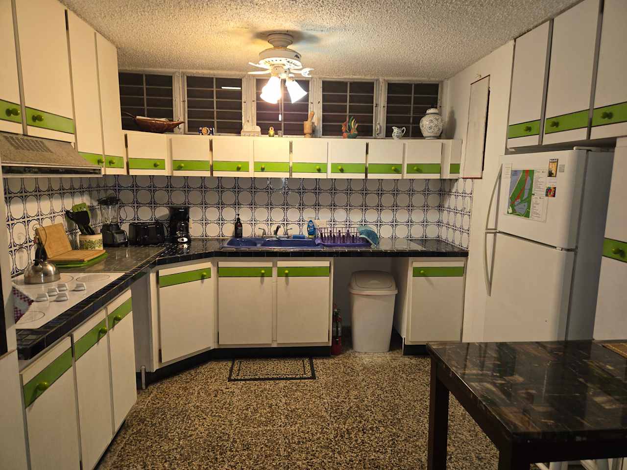 Barefoot Travelers Rooms Guesthouse