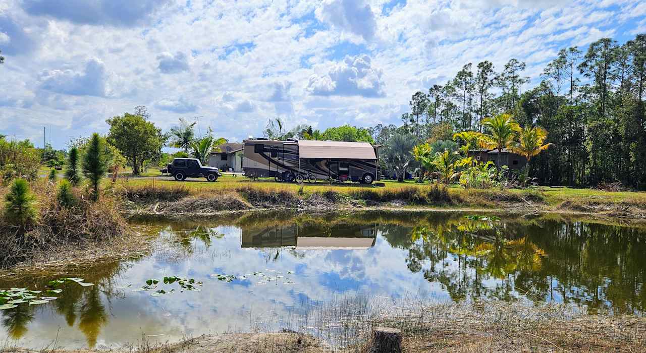 Tres Lagos Farm & Garden