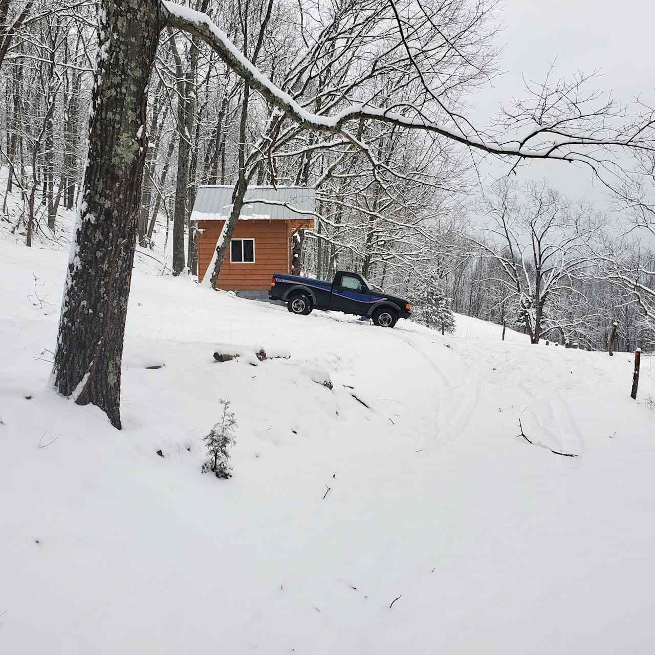 Rocky Hollow Paradise LLC