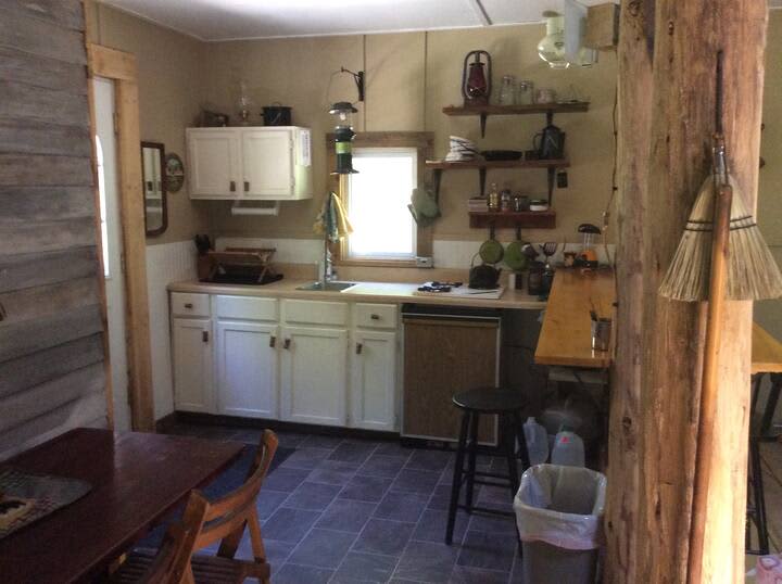 Off Grid Cozy Cabin