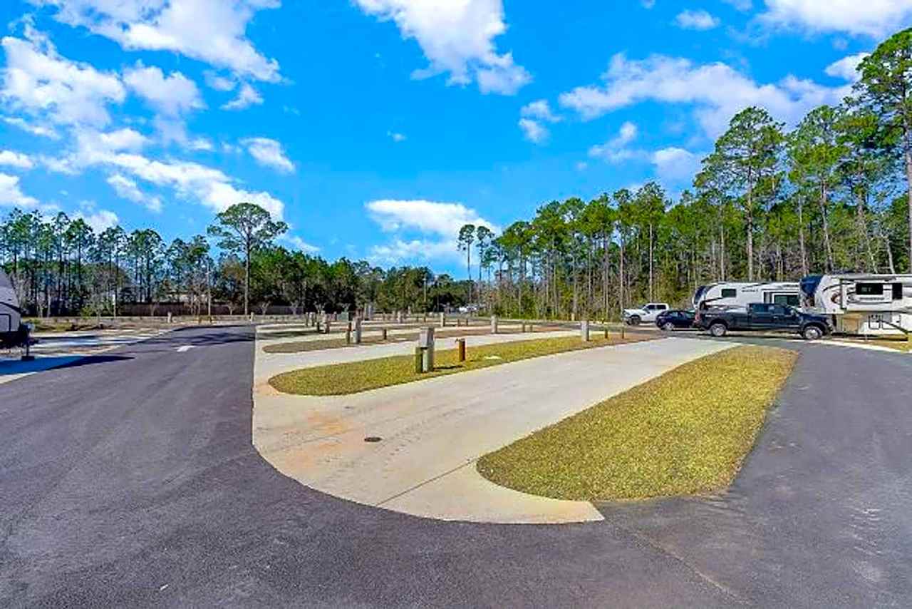 HUGE Pull-Thru Full Hookup RV Site 50/30amp