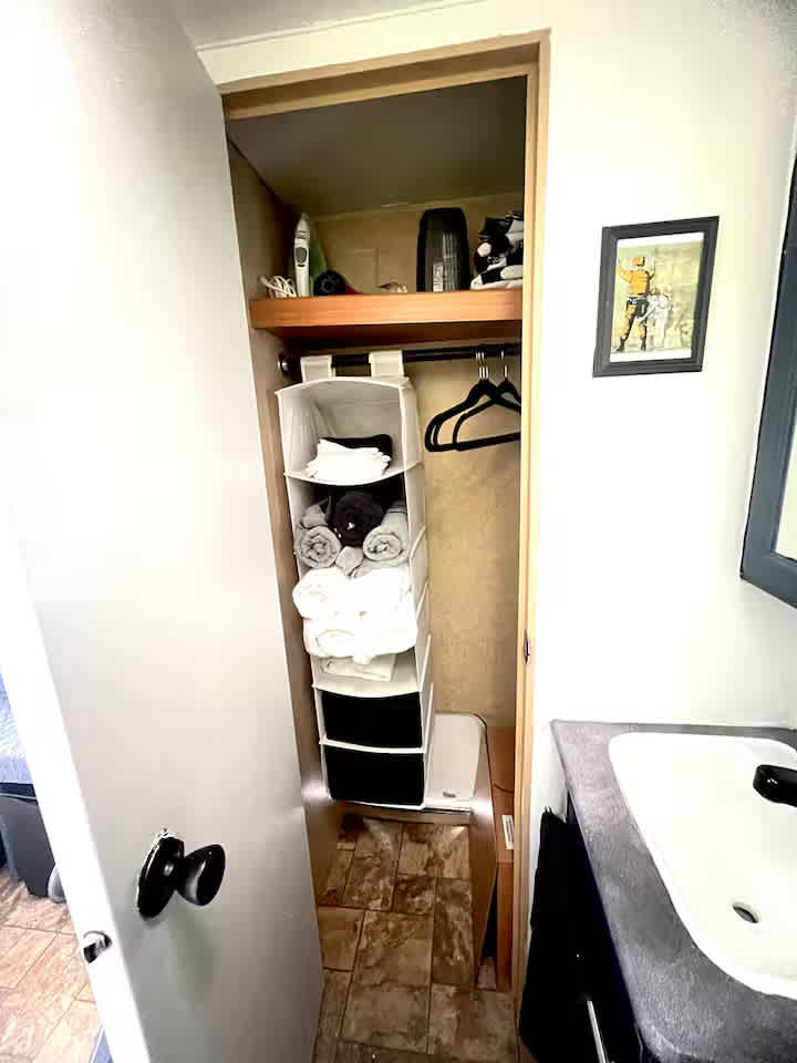 Tiny Home On Wheels 19ft, Pet Free