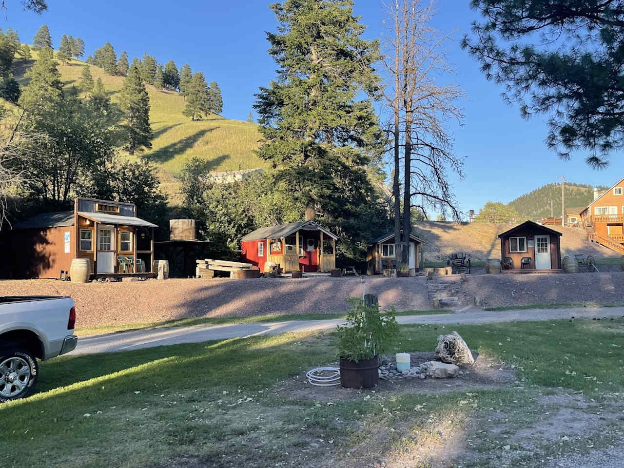 Bearmouth Chalet and RV Park