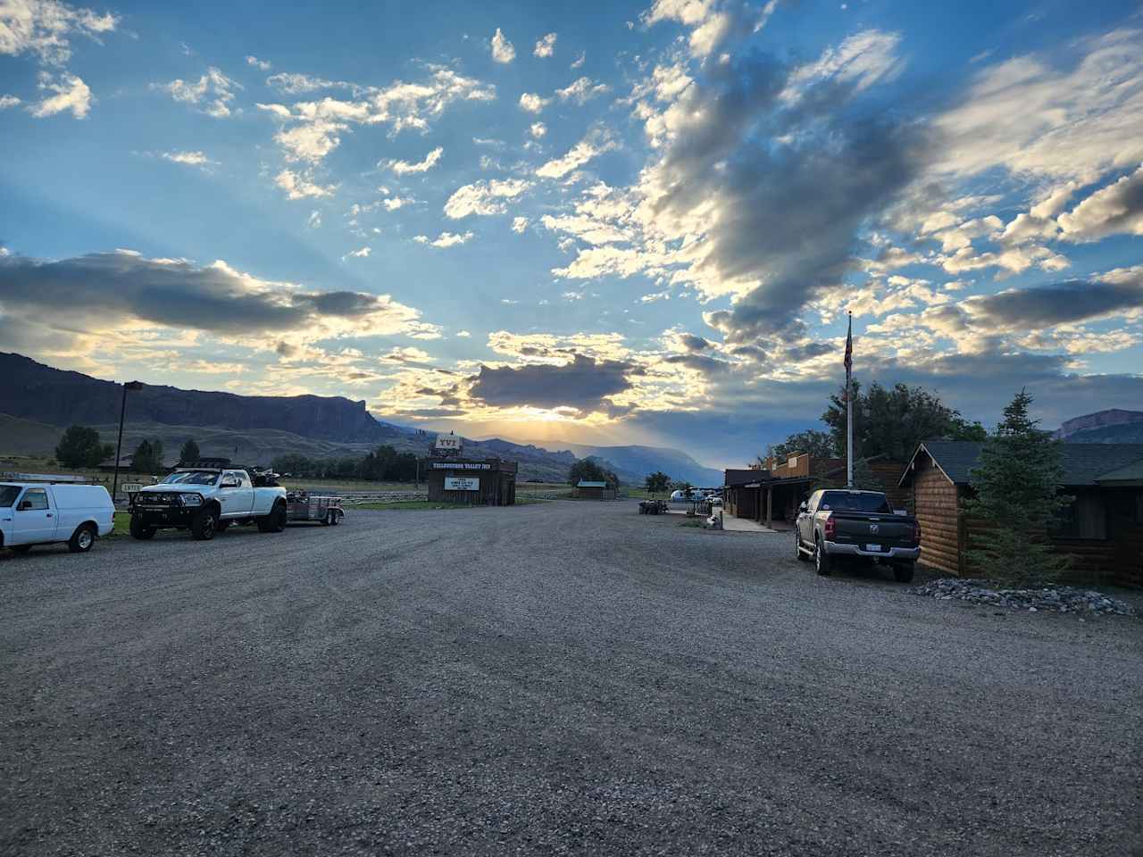Yellowstone Valley Inn & RV Park