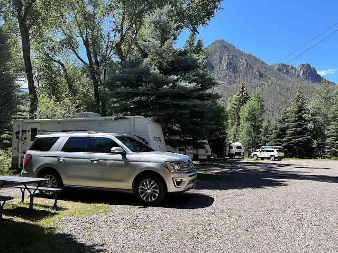 Blue Creek Lodge