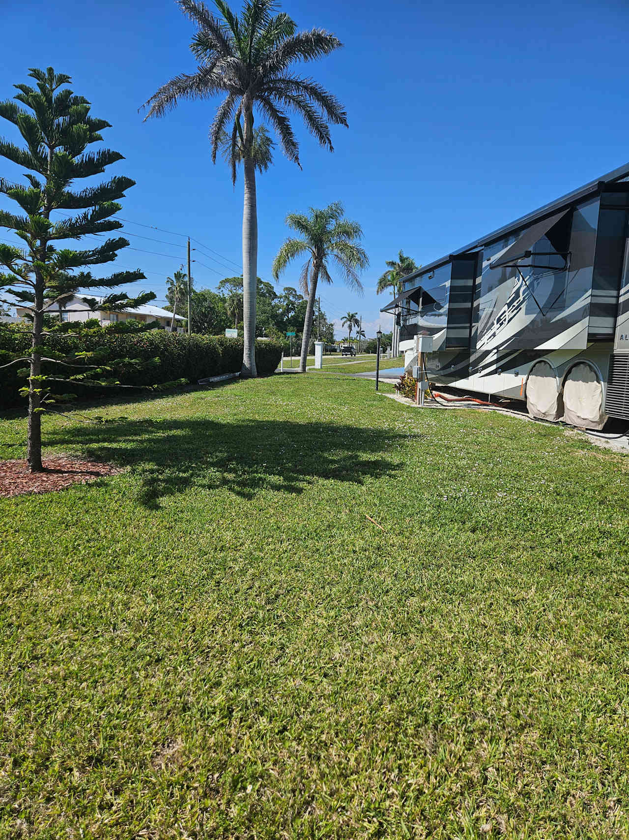 Large RV Site Near 3 Beaches