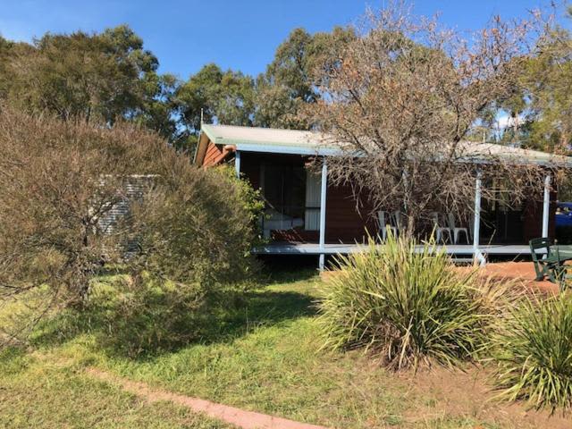 Cabins On Halls