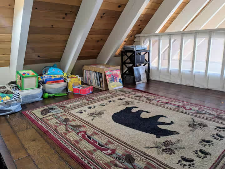 Skislope Cabin