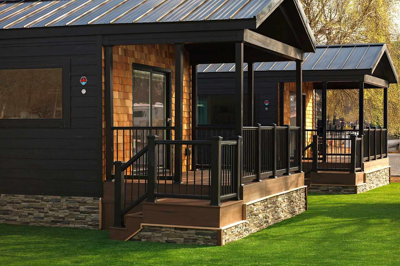 North Fork Cottages & RV Resort