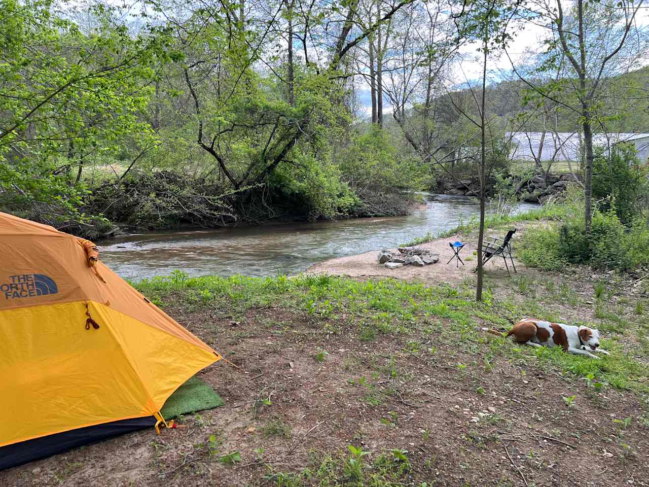 Broken Oak Riverside Getaway