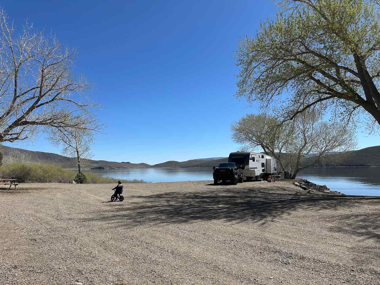 Water front on Topaz Lake