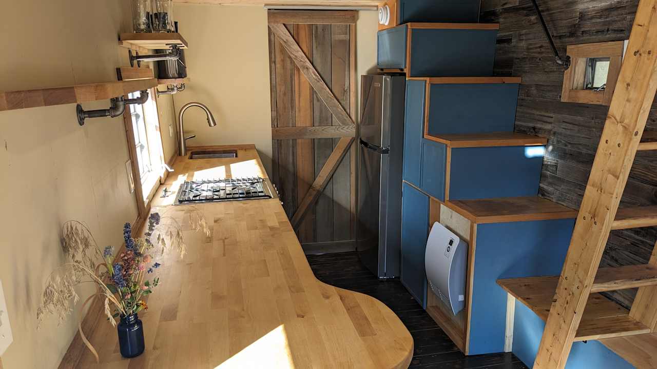 A glimpse inside the tiny house. More interior photos are posted in the 'site' section. 