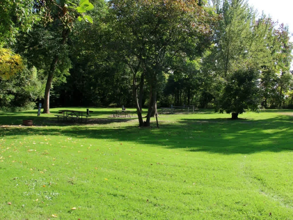 Lake Bluff Campground
