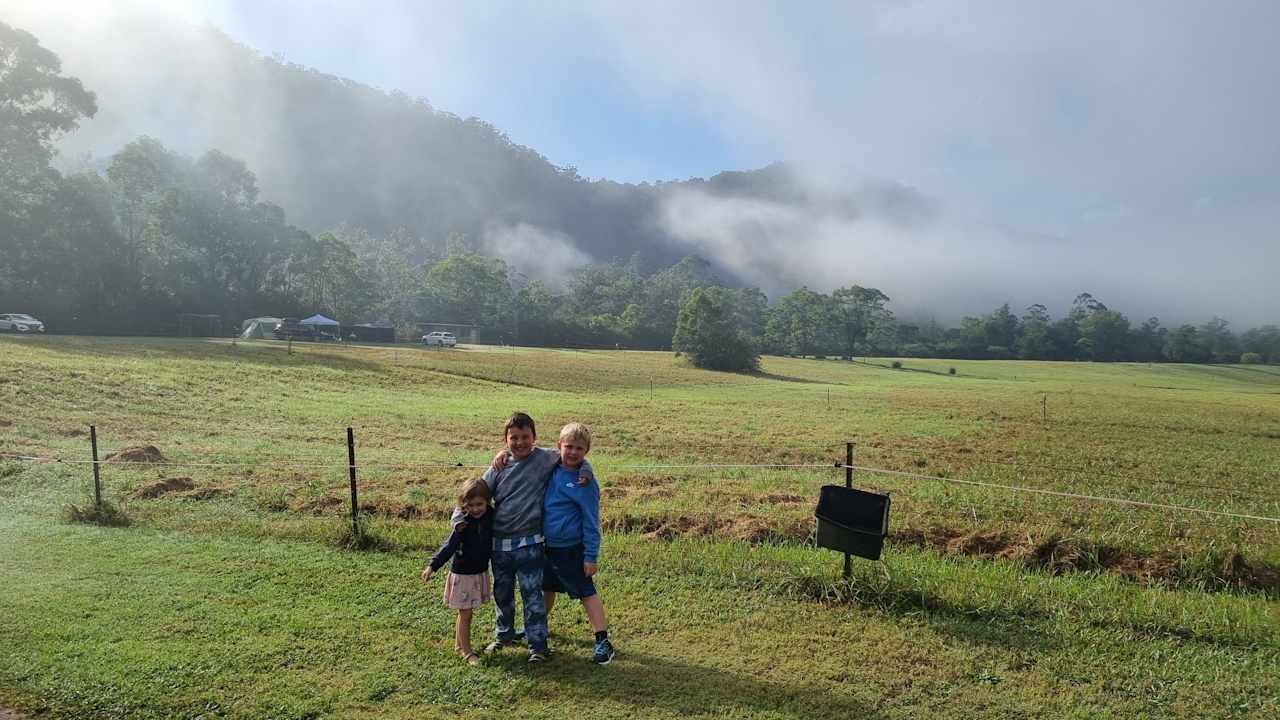 "DeView" Colo River Valley Camping