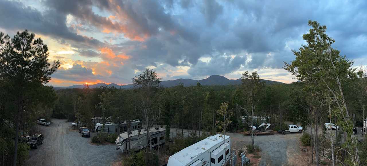 Peek of the Mountains Campground and RV Park